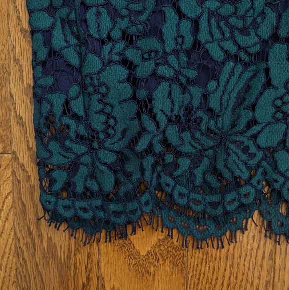 Banana Republic Two-Tone Lace Pencil Skirt Size 0 green/navy - Picture 7 of 10
